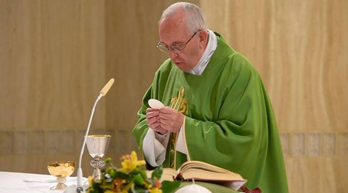 El Papa invita a rezar el Padre Nuestro y perdonar de corazón a los que hacen daño