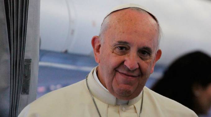 Papa Francisco: La vida no es blanca o negra, enseñen a sacerdotes a discernir el gris