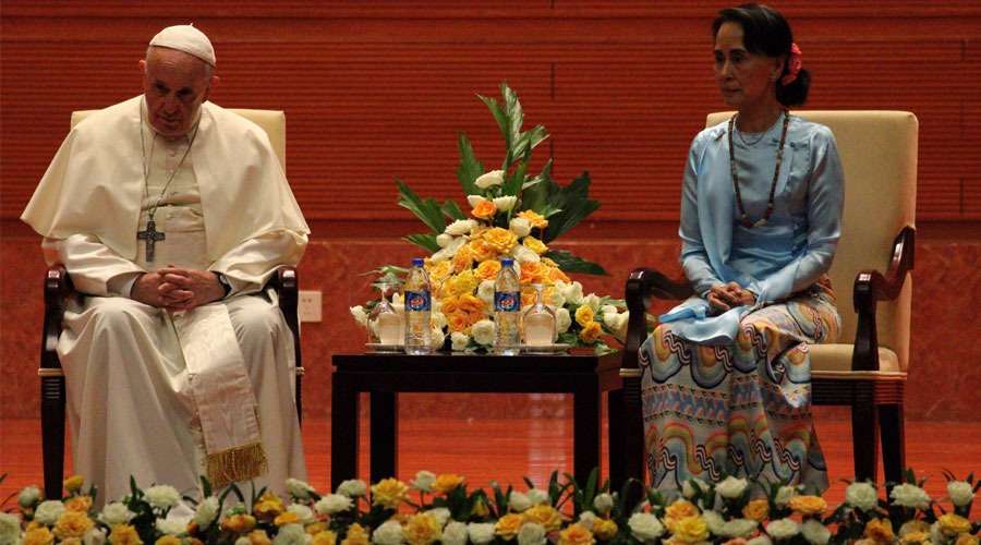 El respeto a cada persona y grupo son fundamentales para alcanzar la paz, dice el Papa