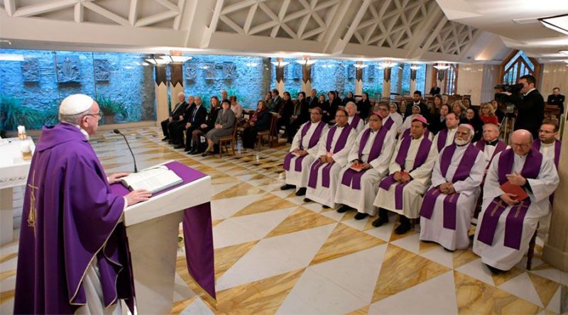 Estas son las dos características de la oración cristiana, según el Papa