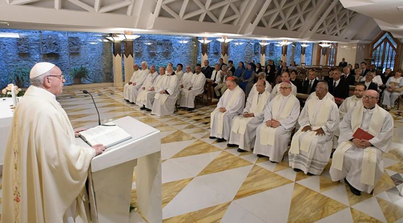 El Papa advierte contra una doble vida que lleva a no anunciar bien el Evangelio
