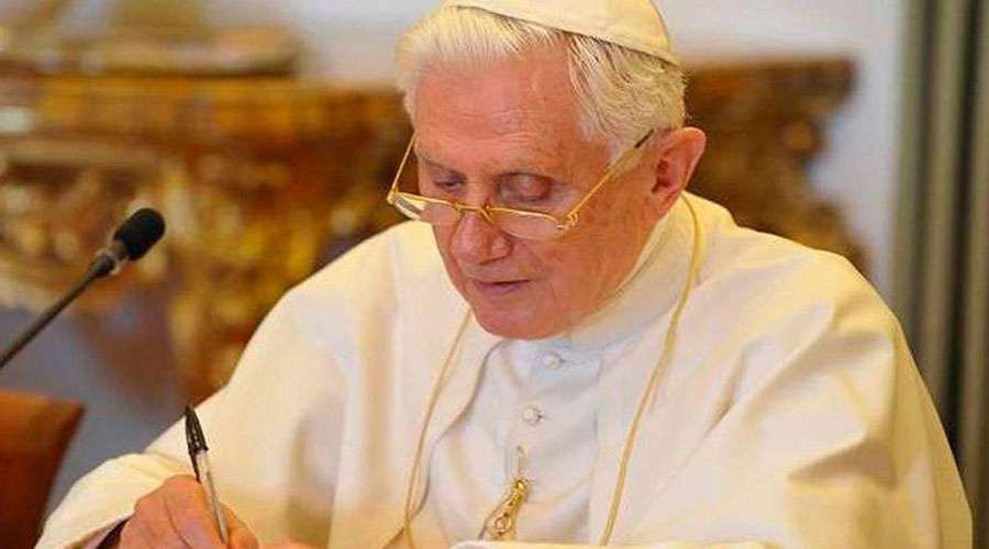 Vaticano se pronuncia sobre salud de Benedicto XVI