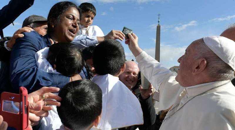Con esta reflexión el Papa se une a la conmemoración por el Día de los Derechos Humanos