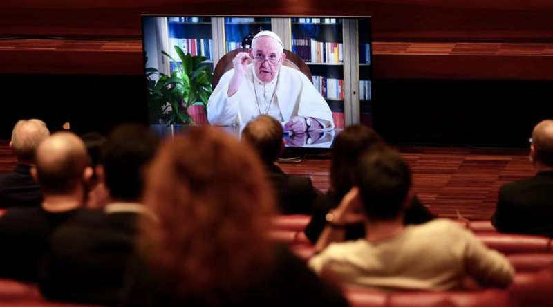 Papa Francisco: Educar es siempre un acto de esperanza