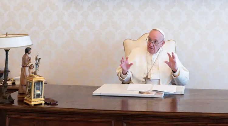 El Papa pide transformar la economía de la trata en una economía del cuidado