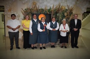 OBISPO DE PIEDRAS NEGRAS RECONOCE A CATEQUISTAS CON LA MEDALLA IN CARITATE 2021