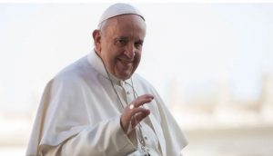 Papa propone a María como punto de referencia de una cultura que supera las barreras