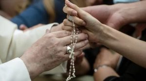 Virgen del Rosario: Papa Francisco alienta a valorar esta oración en octubre