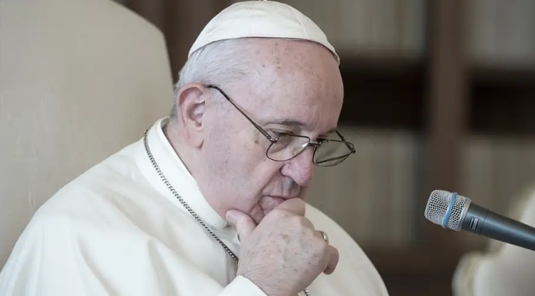 Papa alienta a rezar en noviembre por los seres queridos difuntos