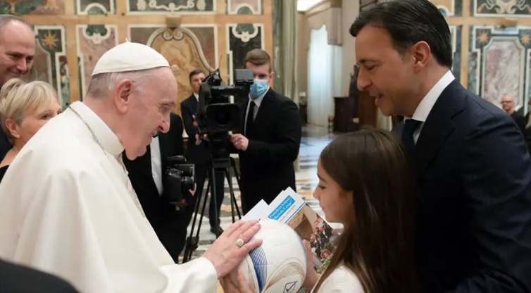 El Papa pide una Navidad “de compasión y ternura” que dé esperanza en medio de la pandemia