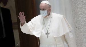 Papa Francisco: Quien habla mal del prójimo es homicida