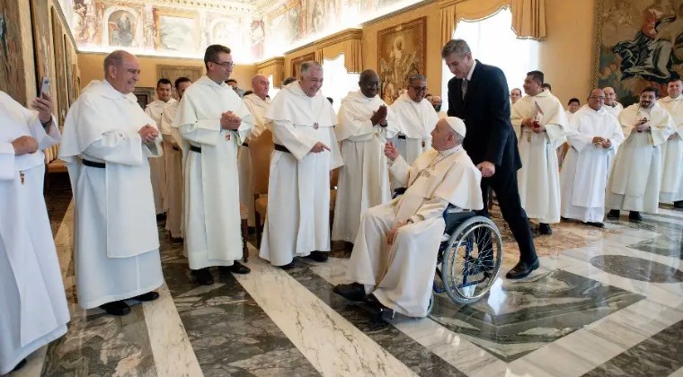 Papa Francisco: “Abramos nuestro corazón para acoger la sorpresa que Jesús nos trae”