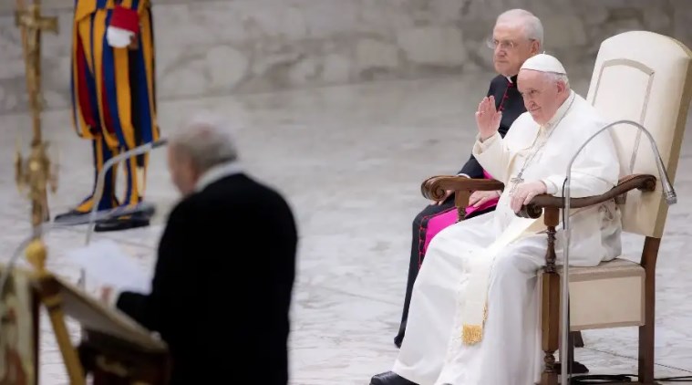 El Papa asegura que todos somos iguales en la fe