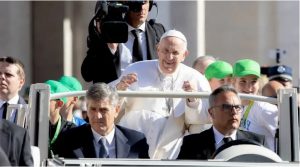 El Papa Francisco defiende la belleza de la vejez ante el mito de la eterna juventud