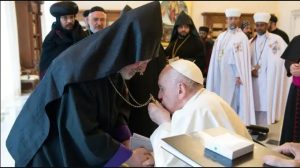 El Papa anima a los fieles a prepararse para recibir la gracia del Espíritu Santo