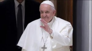 El Papa Francisco invita a proponer iniciativas para ayudar a migrantes y refugiados