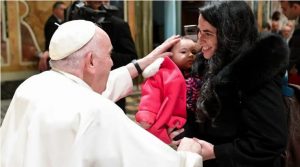 El Papa Francisco pide una cultura del cuidado frente a la del consumismo y descarte