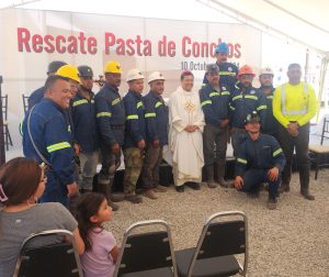 Encuentro de Mons. Alfonso G. Miranda con las Familias de los Mineros en Pasta de Conchos.